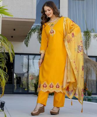 Yellow chanderi embroidered kurta set 2