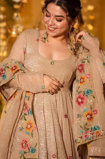 Women Floral Embroidered Empire Thread Work Kurta with Palazzos & With Dupatta
