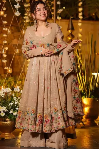Women Floral Embroidered Empire Thread Work Kurta with Palazzos & With Dupatta