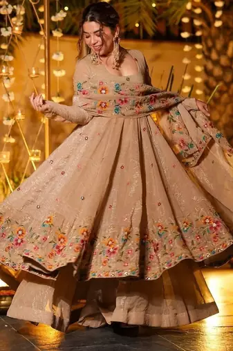 Women Floral Embroidered Empire Thread Work Kurta with Palazzos & With Dupatta