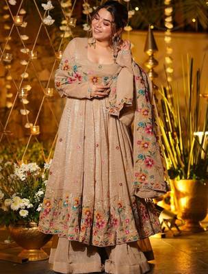 Women Floral Embroidered Empire Thread Work Kurta with Palazzos & With Dupatta 7