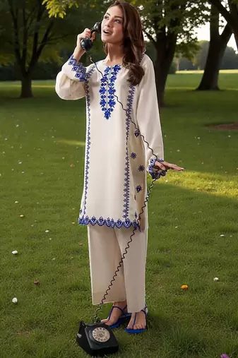 Women Ethnic Motifs Embroidered Regular Thread Work Chanderi Silk Kurta with Trousers