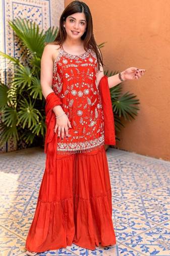 Women Floral Embroidered Regular Thread Work Silk Chiffon Kurta with Sharara & With Dupatta