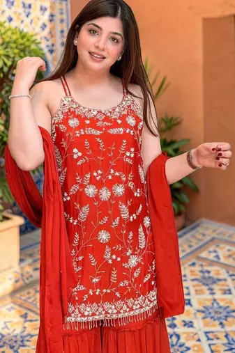 Women Floral Embroidered Regular Thread Work Silk Chiffon Kurta with Sharara & With Dupatta