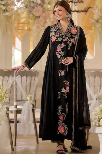 Women Floral Embroidered Regular Thread Work Kurta with Trousers & With Dupatta