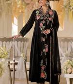 Women Floral Embroidered Regular Thread Work Kurta with Trousers & With Dupatta