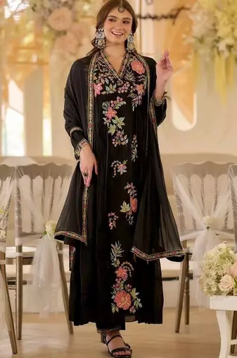 Women Floral Embroidered Regular Thread Work Kurta with Trousers & With Dupatta