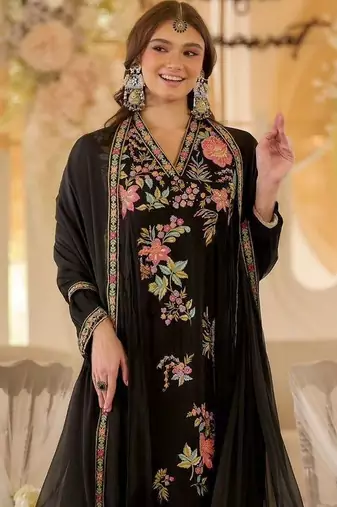 Women Floral Embroidered Regular Thread Work Kurta with Trousers & With Dupatta