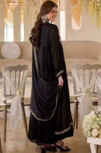 Women Floral Embroidered Regular Thread Work Kurta with Trousers & With Dupatta