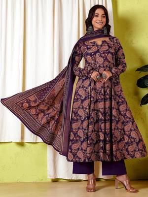 Women Paisley Printed Empire Kurta with Trousers & With Dupatta 1