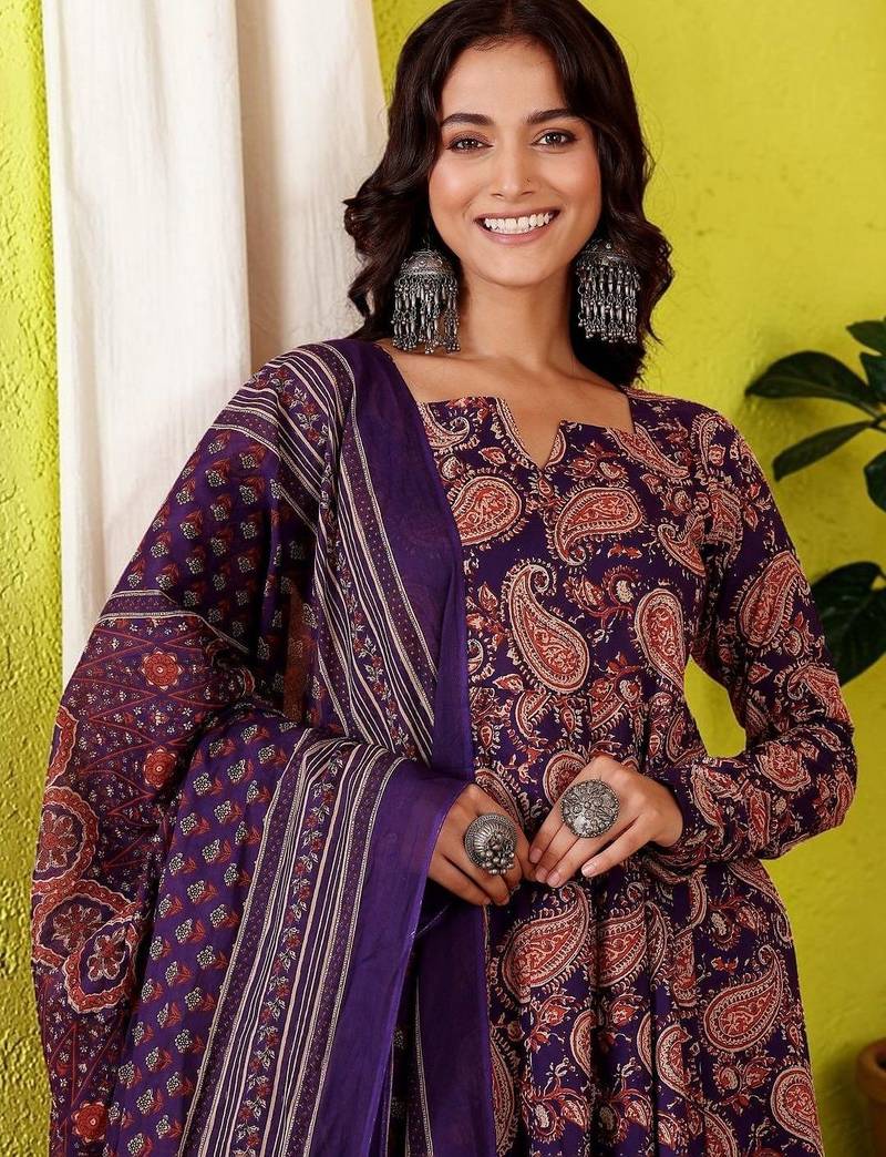 Women Paisley Printed Empire Kurta with Trousers & With Dupatta