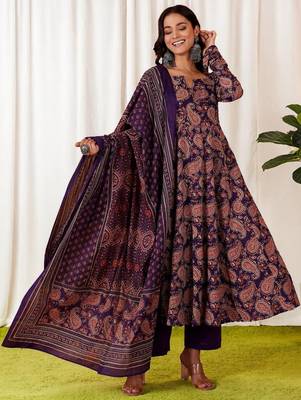 Women Paisley Printed Empire Kurta with Trousers & With Dupatta 5