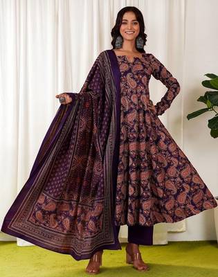 Women Paisley Printed Empire Kurta with Trousers & With Dupatta 7