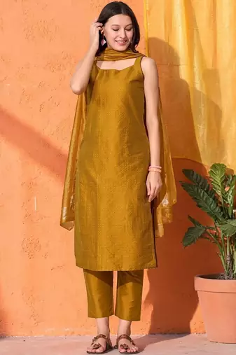 Women Ethnic Motifs Regular Kurta with Trousers & With Dupatta