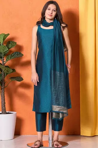 Women Ethnic Motifs Printed Regular Kurta with Trousers & With Dupatta