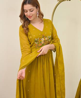 Embroidery Chanderi Fabric Flared Kurta Pant and Dupatta Set 3