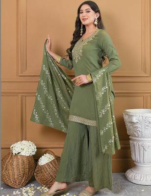Women Ethnic Motifs Embroidered Regular Thread Work Kurta with Sharara & With Dupatta 3