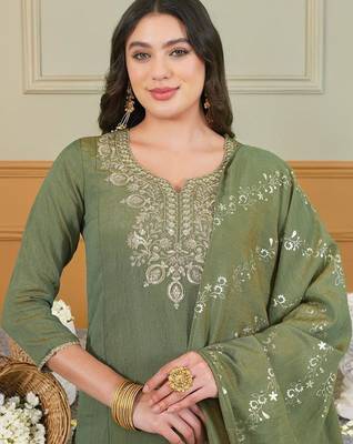 Women Ethnic Motifs Embroidered Regular Thread Work Kurta with Sharara & With Dupatta 5