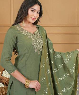 Women Ethnic Motifs Embroidered Regular Thread Work Kurta with Sharara & With Dupatta 6