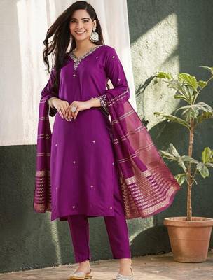 Ethnic Motifs Embroidered Regular Thread Work Kurta with Trousers & With Dupatta 1