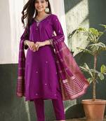 Ethnic Motifs Embroidered Regular Thread Work Kurta with Trousers & With Dupatta