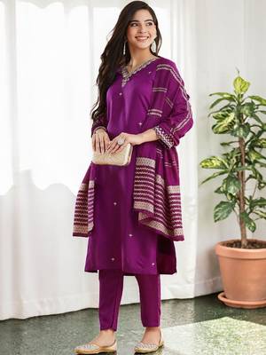 Ethnic Motifs Embroidered Regular Thread Work Kurta with Trousers & With Dupatta 3