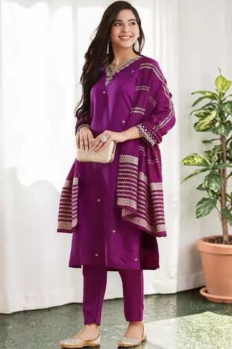 Ethnic Motifs Embroidered Regular Thread Work Kurta with Trousers & With Dupatta
