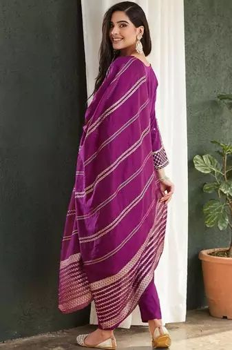 Ethnic Motifs Embroidered Regular Thread Work Kurta with Trousers & With Dupatta