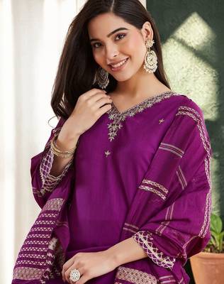 Ethnic Motifs Embroidered Regular Thread Work Kurta with Trousers & With Dupatta 6