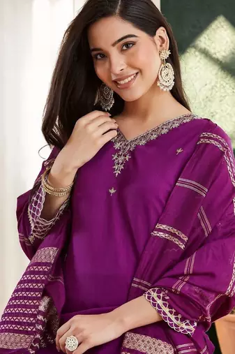 Ethnic Motifs Embroidered Regular Thread Work Kurta with Trousers & With Dupatta