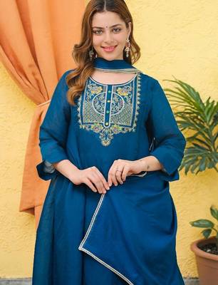 Women Ethnic Motifs Embroidered Angrakha Thread Work Chanderi Silk Kurta with Trousers & With Dupatta 2