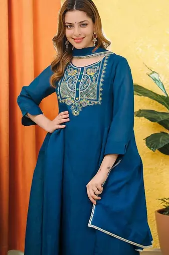 Women Ethnic Motifs Embroidered Angrakha Thread Work Chanderi Silk Kurta with Trousers & With Dupatta