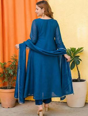 Women Ethnic Motifs Embroidered Angrakha Thread Work Chanderi Silk Kurta with Trousers & With Dupatta 4
