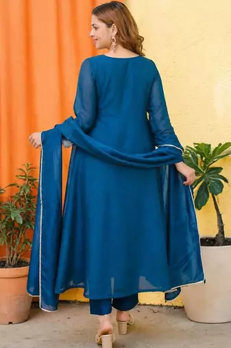 Women Ethnic Motifs Embroidered Angrakha Thread Work Chanderi Silk Kurta with Trousers & With Dupatta