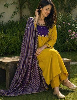 Women Ethnic Motifs Embroidered Empire Sequinned Kurta with Trousers & With Dupatta 2