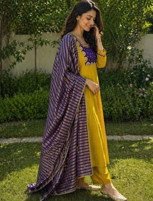 Women Ethnic Motifs Embroidered Empire Sequinned Kurta with Trousers & With Dupatta 3