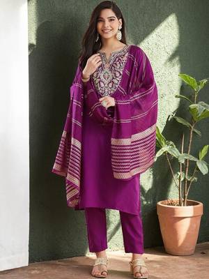 Women Ethnic Motifs Embroidered Regular Thread Work Kurta with Trousers & With Dupatta 2