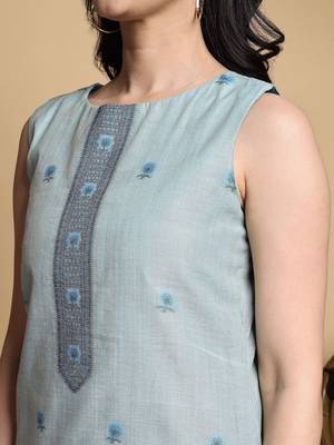 Women Floral Printed Regular Kurta with Trousers & With Dupatta 2