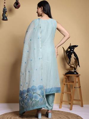Women Floral Printed Regular Kurta with Trousers & With Dupatta 4