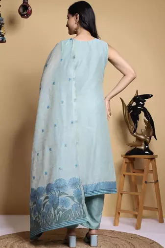 Women Floral Printed Regular Kurta with Trousers & With Dupatta