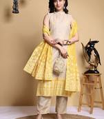 Women Floral Printed Regular Kurta with Trousers & With Dupatta