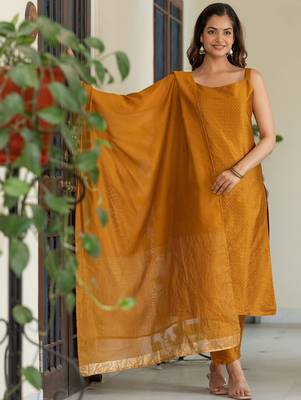 Women Ethnic Motifs Printed Regular Kurta with Trousers & With Dupatta 1