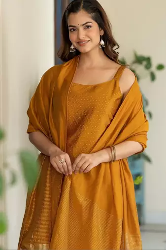 Women Ethnic Motifs Printed Regular Kurta with Trousers & With Dupatta