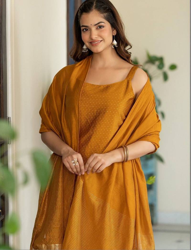 Women Ethnic Motifs Printed Regular Kurta with Trousers & With Dupatta