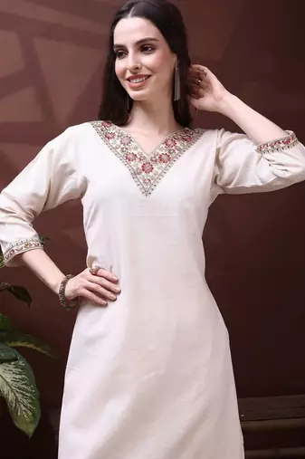 Women Ethnic Motifs Embroidered Thread Work Kurta With Trousers