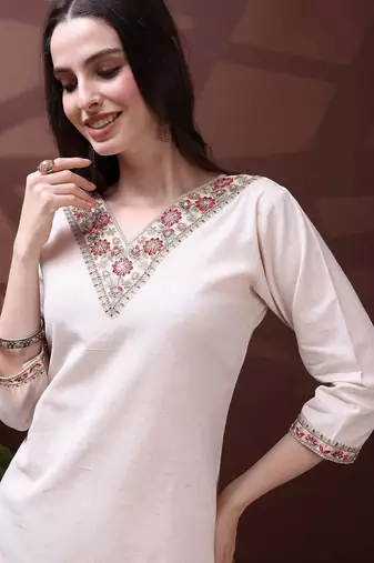 Women Ethnic Motifs Embroidered Thread Work Kurta With Trousers