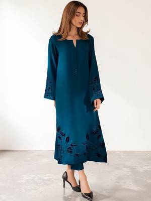 Women Floral Embroidered Regular Patchwork Chanderi Silk Kurta with Trousers & With Dupatta 2