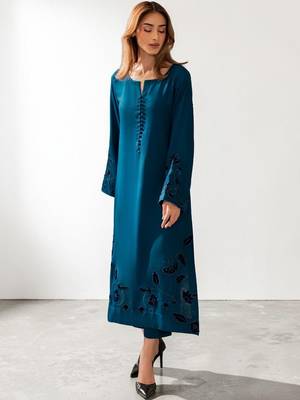 Women Floral Embroidered Regular Patchwork Chanderi Silk Kurta with Trousers & With Dupatta 3