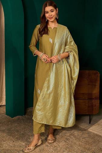 Women Floral Embroidered Regular Thread Work Kurta with Trousers & With Dupatta