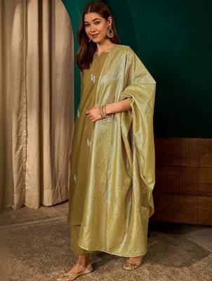 Women Floral Embroidered Regular Thread Work Kurta with Trousers & With Dupatta 2